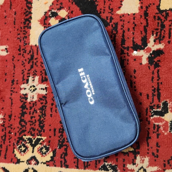 Coach case - Picture 1 of 7